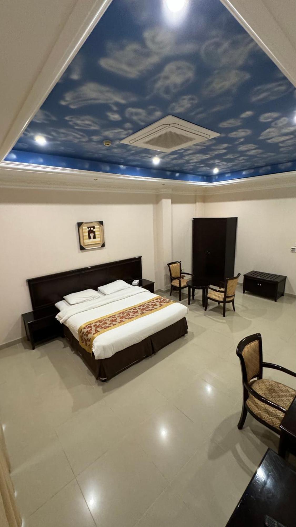 Gulf Crown Hotel Apartment Seeb Dış mekan fotoğraf