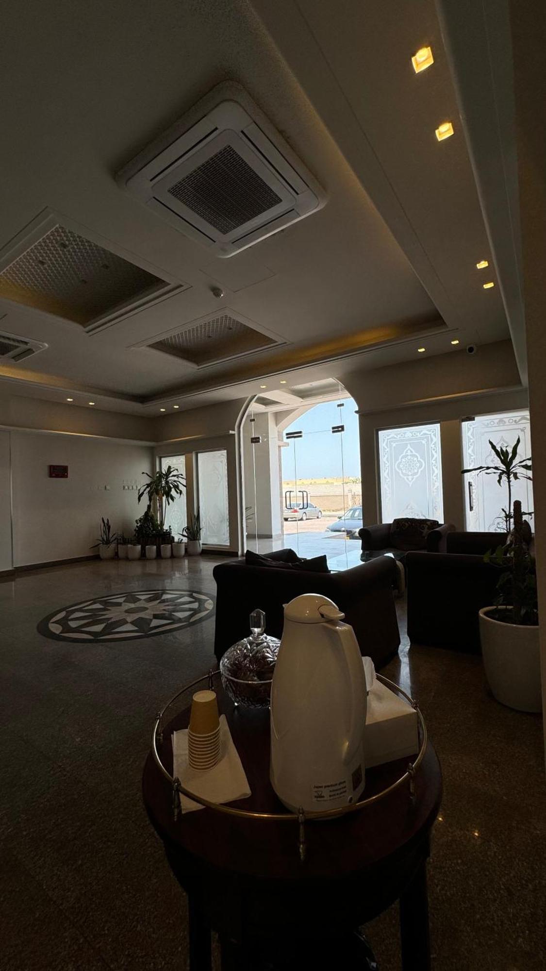 Gulf Crown Hotel Apartment Seeb Dış mekan fotoğraf