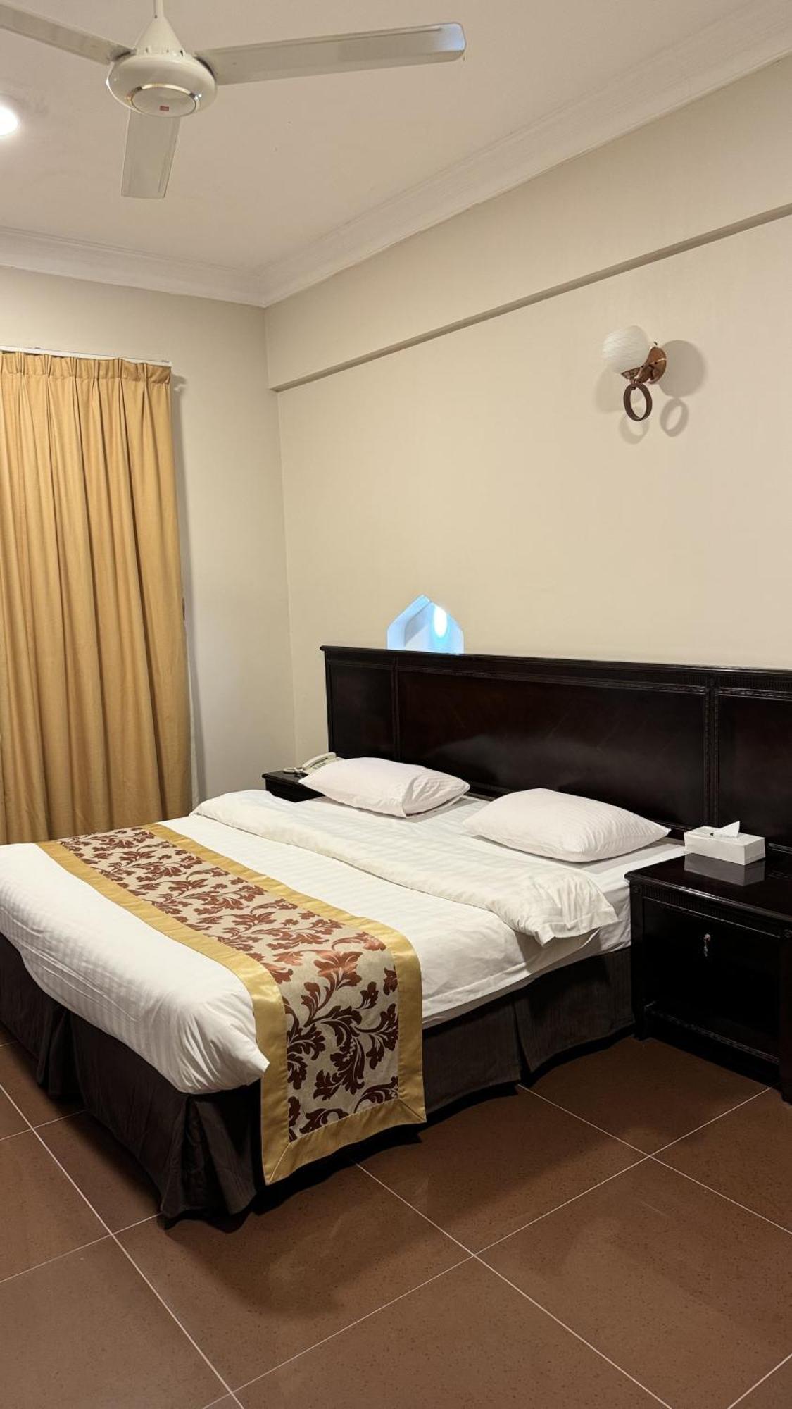 Gulf Crown Hotel Apartment Seeb Dış mekan fotoğraf